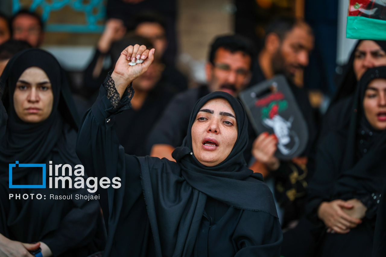 تصاویر/ آیین بدرقه پیکر رهبر شهید انقلاب در قم