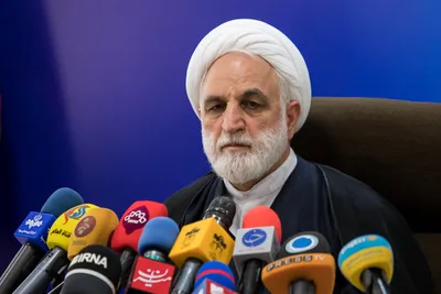اژه‌ای: احمدی‌نژاد پرونده قضایی دارد اما زمان رسیدگی معلوم نیست / زمان دادگاه مشایی مشخص نشده / تا این لحظه، رییس سابق بانک مرکزی احضار و بازداشت نشده / درباره شایعه بازداشت پسر نوبخت با مقداری سلاح، دیر یا زود مطلع می‌شوید / بازداشت ۶۷ نفر از اخلالگران اقتصادی / بیش از صد کارمند دولت و افراد صاحب سمت ممنوع الخروج شدند/معترضان باید بدانند، ممکن است صبر پلیس تمام شود +فیلم