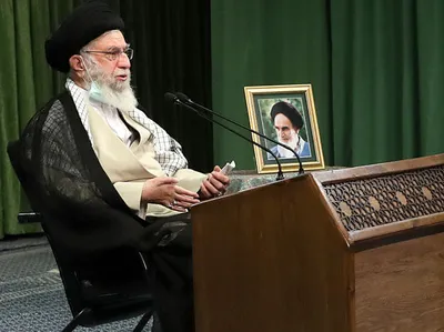 سؤال و تفحص حق مجلس است اما توهین و دشنام جایز نیست؛ برخی از این نسبت‌ها حرام شرعی است / روابط مجلس با دولتمردان باید قانونی و شرعی باشد / همه دولت ها موظفند تا روز آخر با جدیت تلاش کنند / باید جوری نظر و رای مخالف ادا شود که اگر کسی از بیرون نظاره گر است بداند حق با شماست / مجادلات مردم را ناراحت می‌کند؛ همه باید در مقابل دشمن یکصدا باشیم / دولت ها باید تا روز آخر وظایف خود را انجام دهند