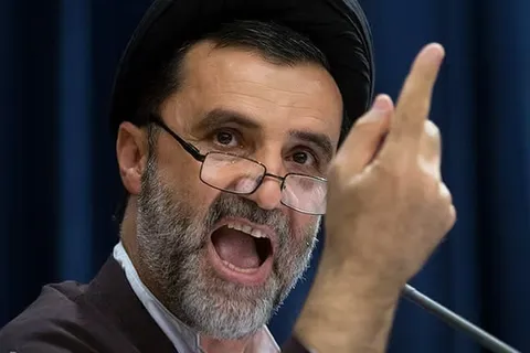 پخش تقطیع‌شده‌ی نامه‌های رهبری در صداوسیما؛ نبویان به سیم آخر زد!