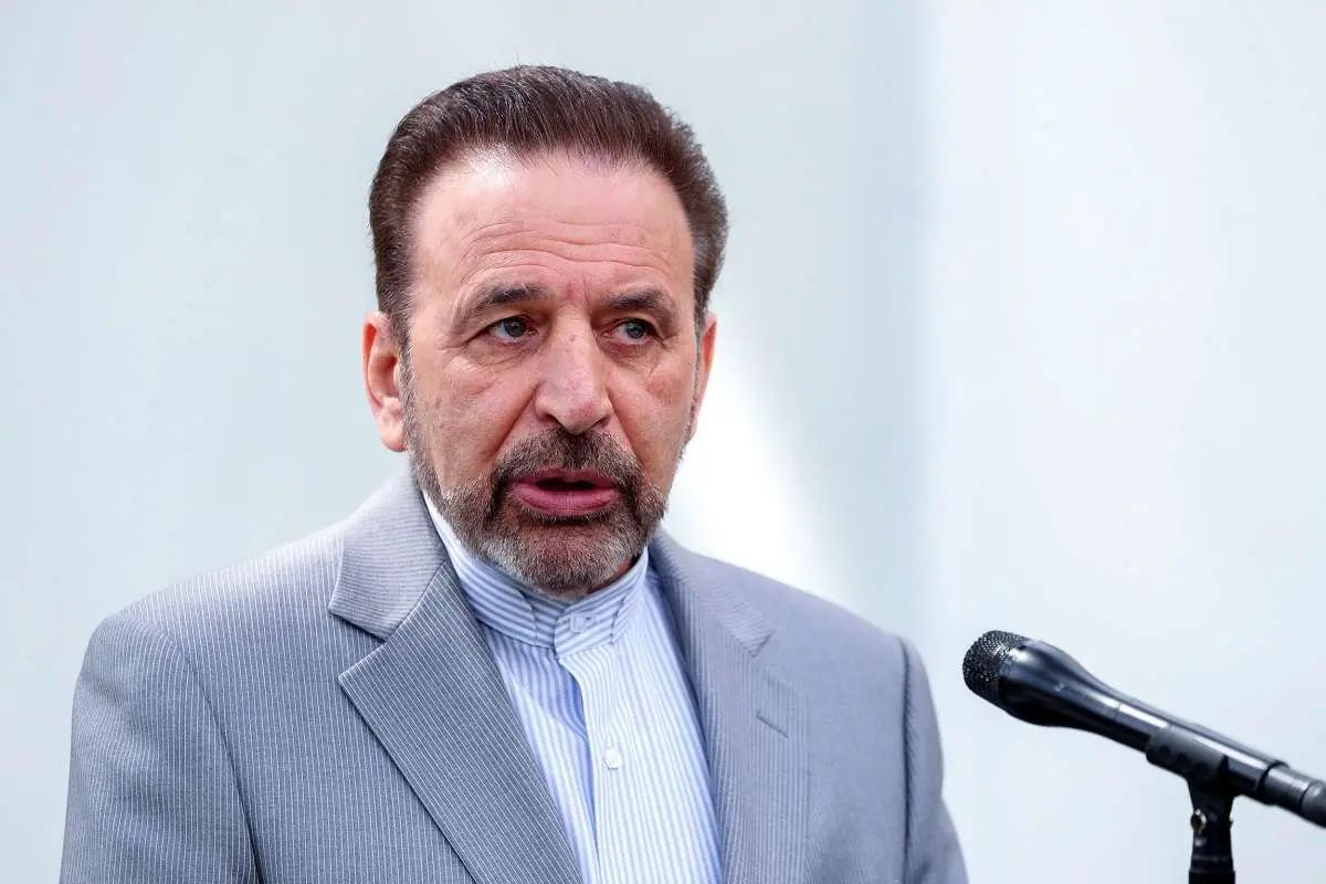 واعظی: توافقی که حاصل شد، از موضع قدرت بود/ اقلیتی که با مذاکرات مخالفت می‌کنند، بگویند که اگر مذاکره نباشد، آلترناتیو چیست؟/ وضعیت «نه جنگ، نه صلح»، غالباً به ابزاری برای فرسایش تدریجی توان یک کشور تبدیل می‌شود/ تمامی دستگاه‌های ذی‌ربط حاکمیت در پروسه تدوین پیش‌نویس توافق نقش داشته‌اند
