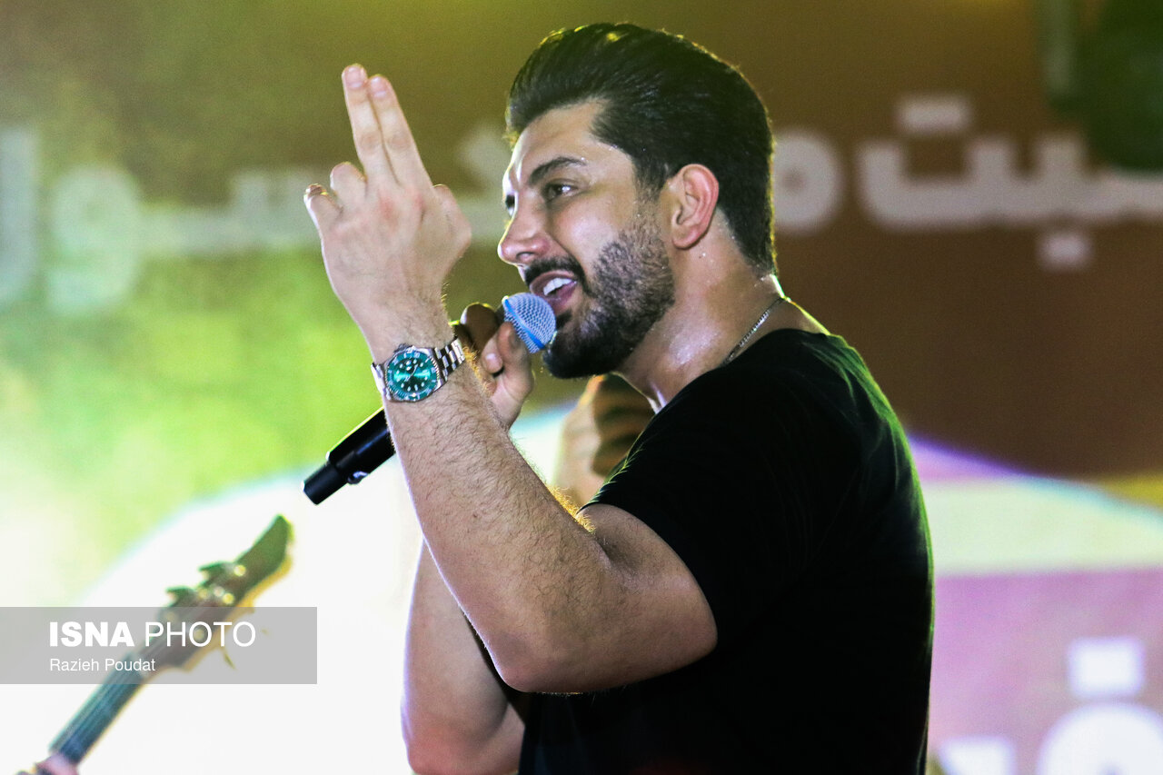 تصاویر: کنسرت رایگان فرزاد فرزین در بندرعباس