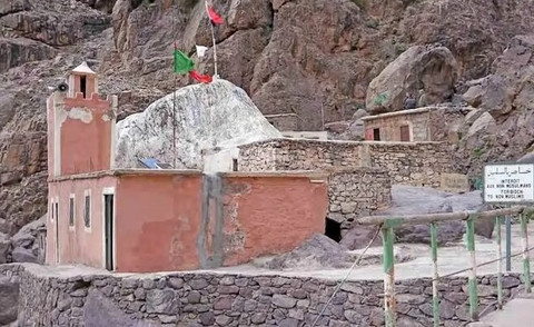 اینجا زیارتگاه «پادشاه جن‌ها» است