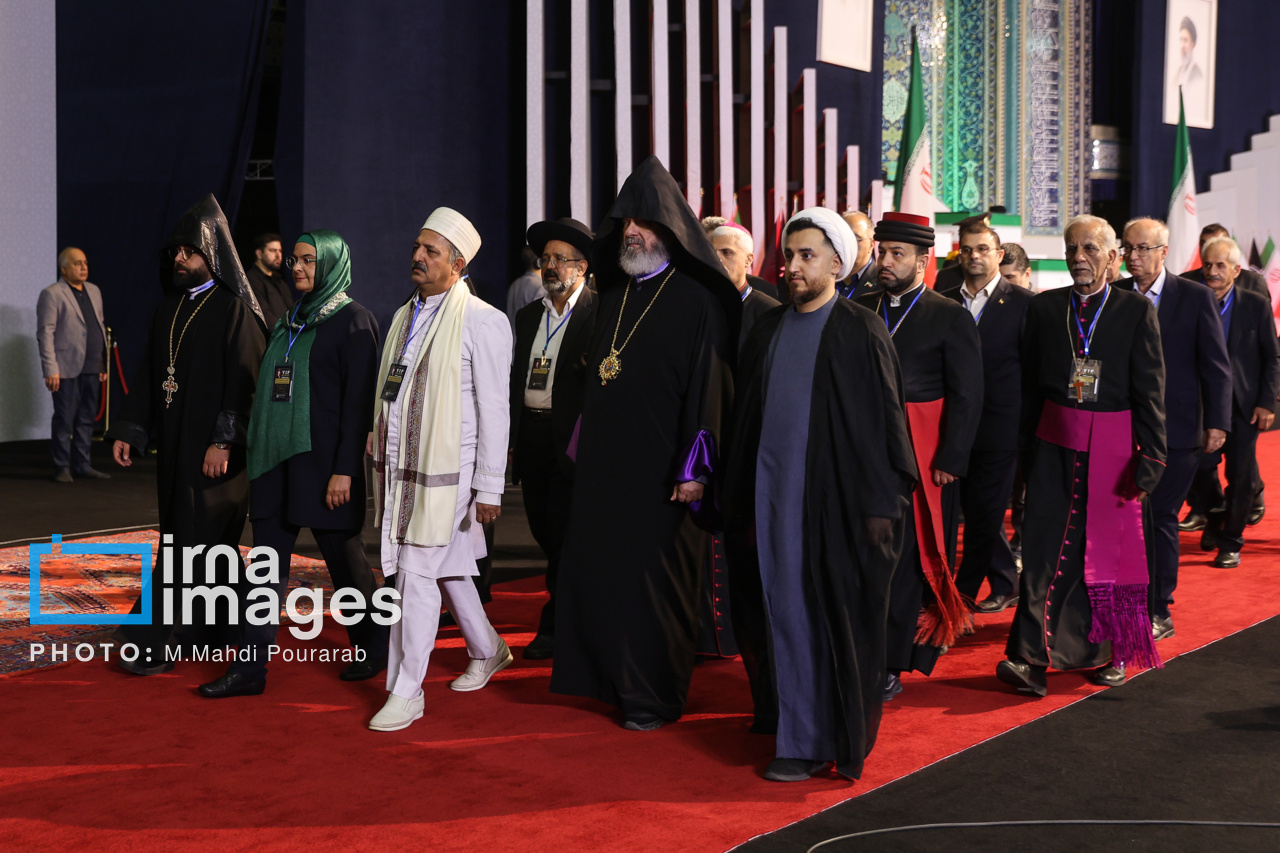 تصاویر: مراسم ادای احترام سران کشورها و مسئولان خارجی به پیکر رهبر شهید انقلاب