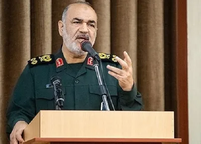 فرمانده سپاه: در صورت خطای محاسباتی دشمنان، راهبرد ما از دفاعی به تهاجمی تغییر می‌کند