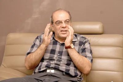 عباس عبدی، تحلیل‌گر سیاسی اصلاح‌طلب: مذاکره برای مذاکره به زیان ایران است/ توافق تاکتیکی دردی را درمان نمی‌کند و بیشتر به نفع ترامپ است