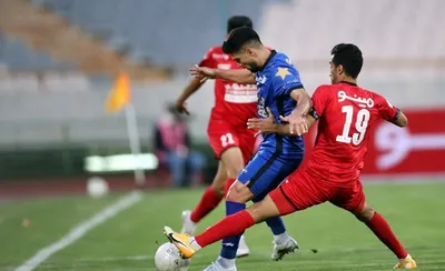 پرسپولیس ۱ - استقلال ۰ / قرمزپوشان دربی را بردند و صدرنشین شدند