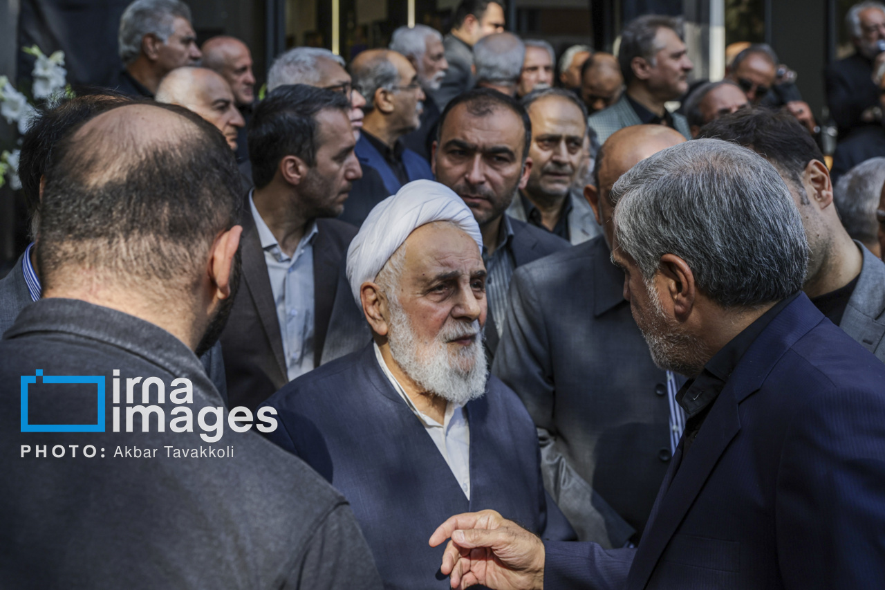 تصاویر: تشییع پیکر زنده یاد «احمد ناطق نوری»