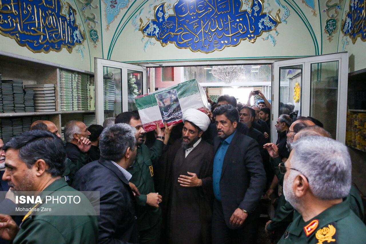 تصاویر: تشییع پیکر مطهر سردار شهید «حسین ظریفی»، فرمانده قرارگاه سجاد سراوان در مشهد