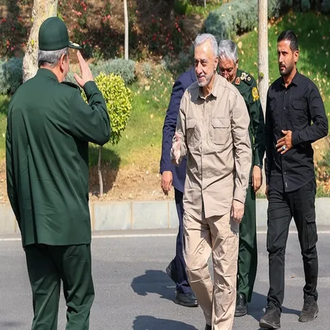 تصاویر: حضور مهرداد اخلاقی در ساختمان وزارت دفاع