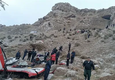 جزئیات سقوط مرگبار  اتوبوس مسافربری به دره در لرستان / «تمام سرنشینان اتوبوس سربازانی بودند که از خوزستان به پادگان کرمانشاه در حال انتقال بودند»
