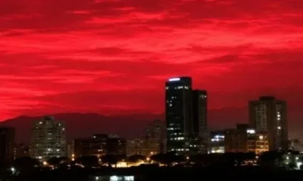 ببینید / چند روز پس از زلزله کلمبیا؛ وحشت مردمِ «گالراس» از «ابرهای خونین» در آسمان