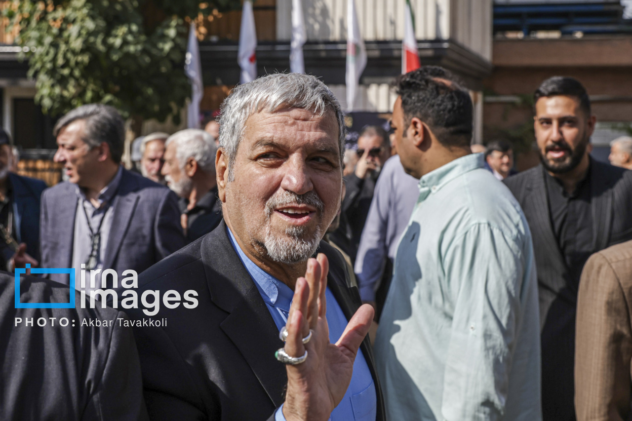 تصاویر: تشییع پیکر زنده یاد «احمد ناطق نوری»