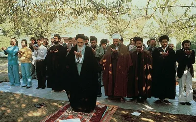 خاطرات صادق طباطبایی، شماره ۷۴: امام به من گفت «اگر دایی ات بود که به پاریس نمی آمدم، چه کارش کردید؟»