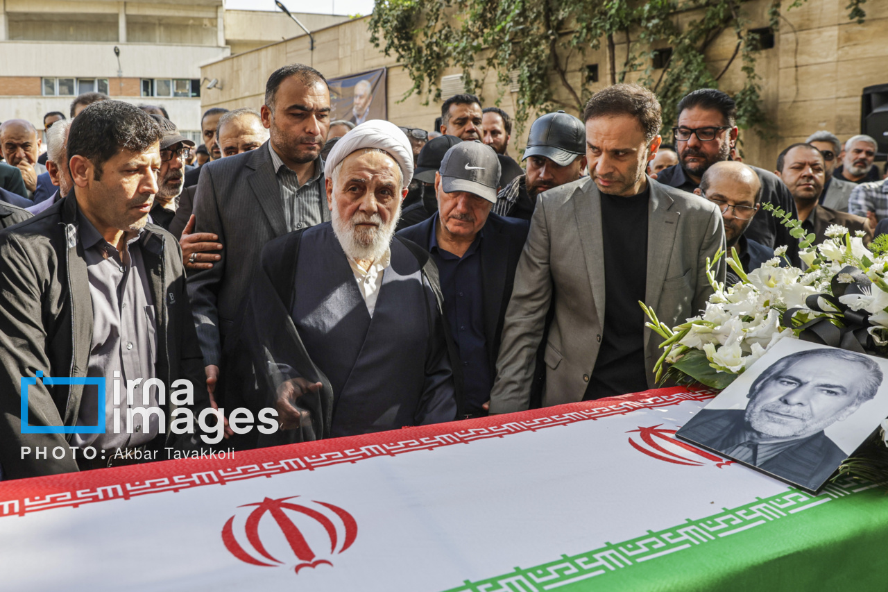 تصاویر: تشییع پیکر زنده یاد «احمد ناطق نوری»