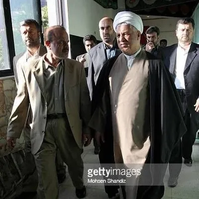 خاطرات آیت الله هاشمی رفسنجانی، ۱۴ مهر ۱۳۷۷: محمود واعظی گفت در وزارت امورخارجه، کارى نمى‌شود پیش بُرد