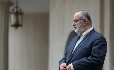 نخستین واکنش حسام الدین آشنا بعد از استعفا از دولت: حدیث دوست نگویم مگر به حضرت دوست / که آشنا سخن آشنا نگه دارد