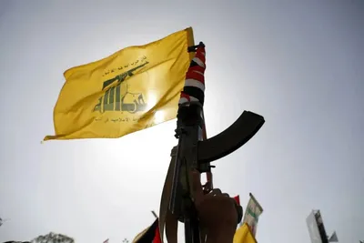 پایان جلسه جنجالی دولت لبنان / نخست‌وزیر: ارتش لبنان موظف شد تا پیش از پایان ماه جاری، طرحی برای انحصار سلاح در دست دولت تهیه کند