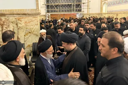 عکس / سیدحسن خمینی و علی اصغر حجازی در مراسم رهبر شهید در مشهد
