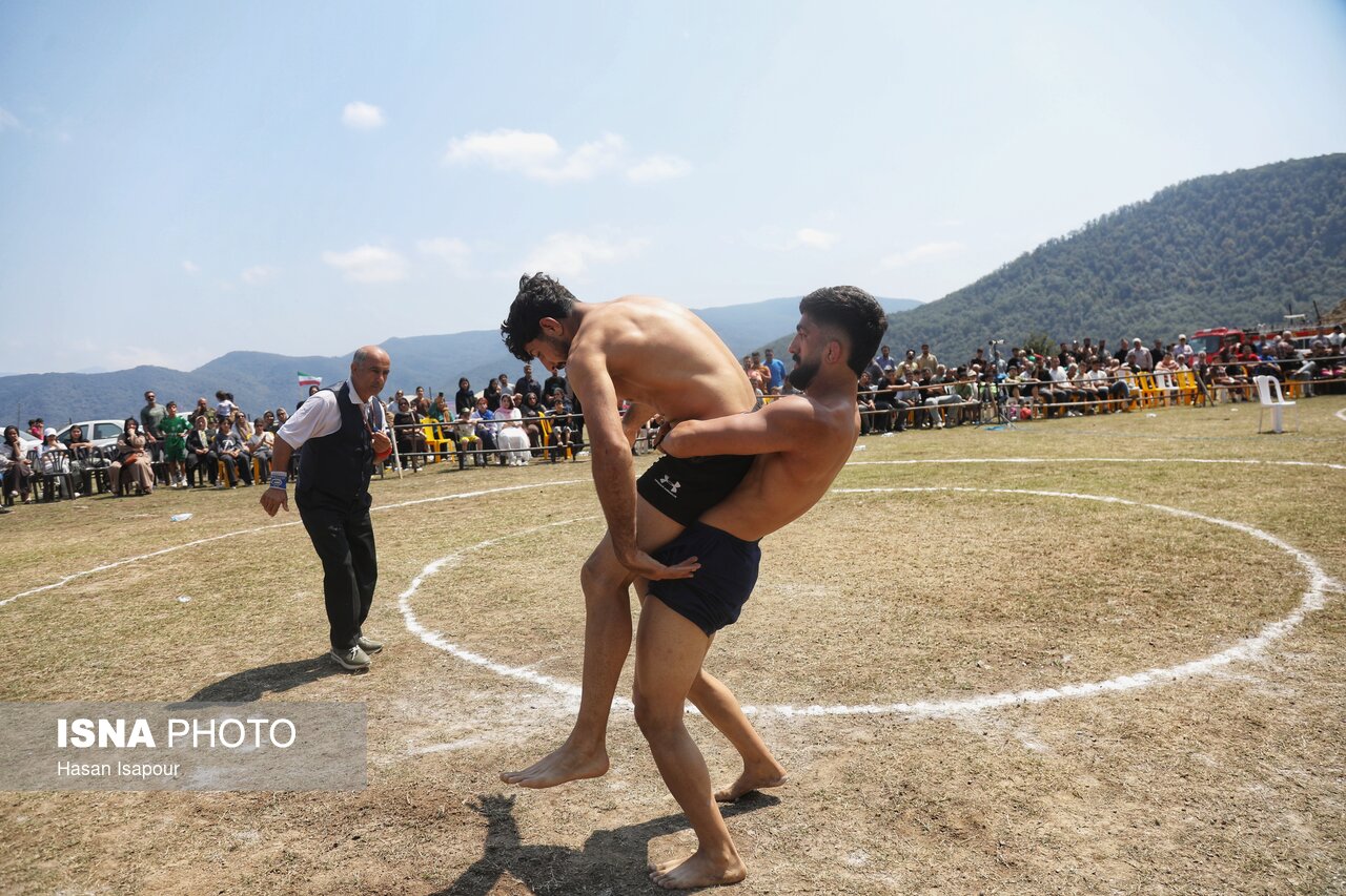 تصاویر: مسابقات کشتی سنتی لوچو - روستای کلاریجان