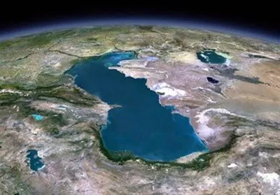 تراز آب دریای خزر به پایین‌ترین میزان خود در ۳۰ سال اخیر رسیده /  یکی از مهم‌ترین عوامل پسروی آب: کاهش آبدهی رودخانه ولگا در سال‌های اخیر