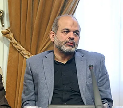 خاطرات آیت الله هاشمی رفسنجانی، ۴ شهریور ۱۳۷۷: [احمد]وحیدى گفت ممکن است با استفاده از نیروهاى افغانى موجود در ایران، در افغانستان اقدام کنیم