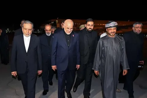 شبکه‌ ای‌بی‌سی به نقل از مقامات آمریکایی: زمان توافق ایران و عمان، محدود به ۶۰ روز خواهد بود/ در این دوره، بر سر توافقی بلند مدت با هدف «گشایش کامل تنگه هرمز» و «ادامه مذاکرات در مورد توافق هسته‌ای»، کار خواهد شد/ هیچ چیز نهایی نیست تا زمانی که به طور رسمی اعلام شود