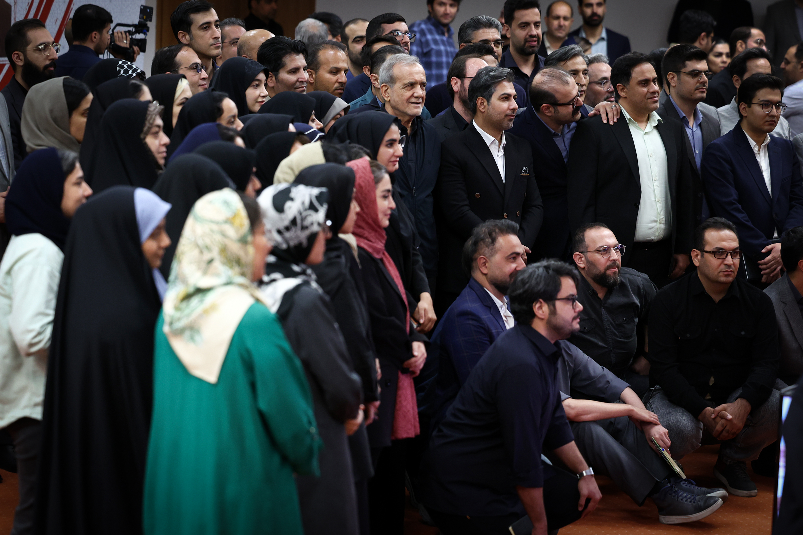 تصاویر: نشست خبری پزشکیان با جمعی از اصحاب رسانه