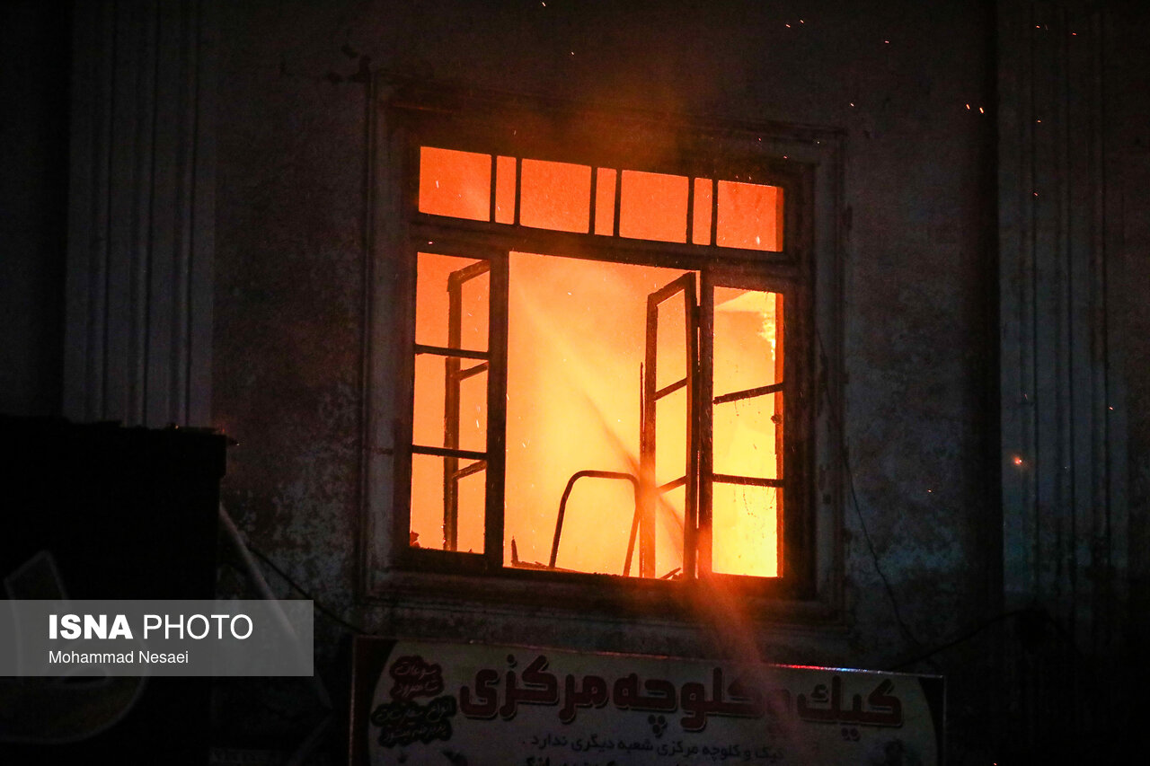 تصاویر: آتش‌سوزی در میدان شهرداری گرگان