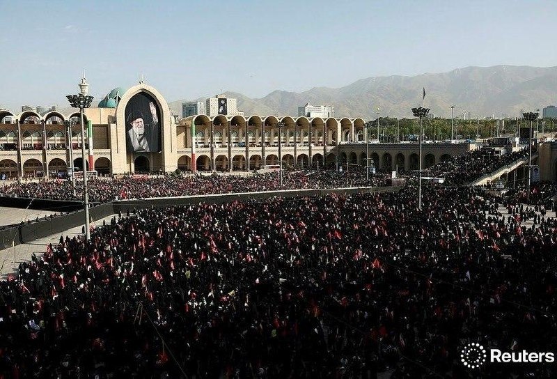 تصاویر/ مراسم وداع با رهبر شهید انقلاب از قاب دوربین خبرگزاری رویترز