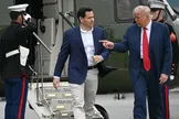 رویترز: در شرایطی که ترامپ با این مسئله دست‌وپنجه نرم می‌کند که چگونه به جنگ خود علیه ایران پایان دهد و قیمت بنزین را کاهش دهد او در کمپ دیوید یک نشست کابینه برگزار می‌کند