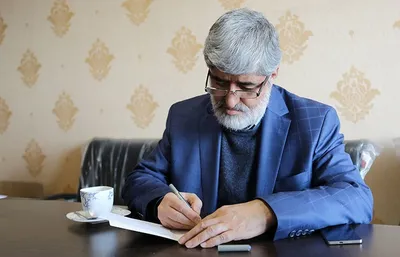 بخش انتخاب‌شده از ویدئوی سخنرانی اینجانب در گلپایگان، به صورت مغرضانه و هدفدار پخش شد / این کار در شأن صداوسیما نبود / یک بازیگر سیاسی را منتقد اقتصادی معرفی و به نفع او رأی صادر کردید / مطابق قانون، باید دو برابر زمانی که صرف وارونه جلوه دادن واقعیت کردید، برای جبران آن اختصاص دهید