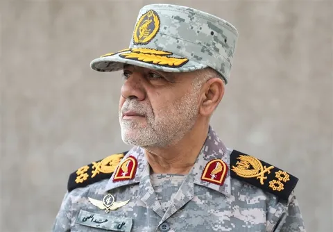 رئیس ستادکل نیروهای مسلح: جنگ جدید دامن همه را می‌گیرد / ما منتظر نتایج انتخابات کنگره آمریکا نبوده و نیستیم / حضور رئیس باند تبهکار صهیونی در منطقه و اعلام این مطلب که برنامه هسته‌ای ایران وارد فاز نظامی شده برای ترساندن و تهدید جلوه‌دادن ایران است /به سازمان‌های بین‌المللی به‌ویژه آژانس انرژی اتمی هشدار می‌دهیم، از ادامه ایفای نقش گرگ در لباس میش خودداری کند