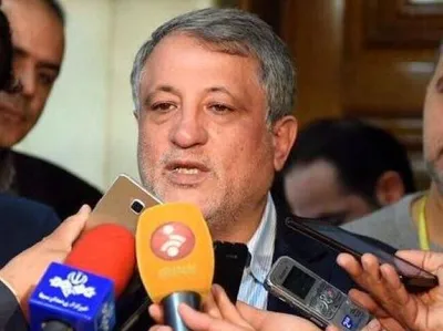 محسن هاشمی: تهران و کلانشهر‌ها باید دو هفته به طور کامل تعطیل شوند؛ در غیر این صورت از پس موج سوم کرونا بر نمی‌آییم / آمار فوتی‌های روزانه کرونا در پایتخت به ۱۵۰ مورد رسیده / عملکرد ستاد کرونا موفق نبوده / هیچ حرف مثبتی از مسئولان سیاسی شنیده نمی‌شود / سطح هماهنگی میان سران سه قوه بسیار پایین است؛ تنها به هم متلک‌پرانی می‌کنند