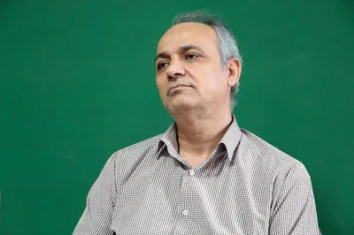 زیدآبادی، تحلیل‌گر سیاسی اصلاح‌طلب: افکار عمومی اعلام شفاف دلایل انفجار در اسکله شهید رجایی را طلب می‌کند/ واضح است که این اتفاق، نمی‌تواند ناشی از انفجار کانتینرهای حاوی ماهی یا لوازم بهداشتی و کپسول گاز مایع باشد