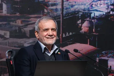 پزشکیان: وقتی نماینده بودم، راحت می‌گشتم و اعتراض می‌کردم، هزینه نداشت؛ در مجلس هم راحت قدم می‌زدم