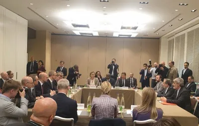 مسئول سیاست خارجی اتحادیه اروپا: با ایران توافق کردیم که به مذاکرات ادامه دهیم و به مسائل دیگر، نه فقط موضوع هسته‌ای، بپردازیم/ وزیر خارجه انگلیس: از تهران می‌خواهیم که به مذاکره با ایالات‌متحده ادامه دهد/ وزیر خارجه آلمان: گفت‌و‌گو‌های جدی را با همکاران ایرانی خود انجام دادیم/ وزیر خارجه فرانسه: هدف از مذاکره با تهران، کاهش تنش در منطقه است