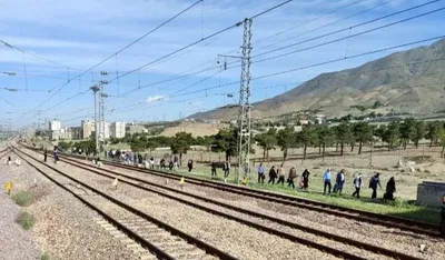 کارکنان مترو: علت اصلی حادثه پیش آمده برای یکی از قطارهای خط ۵ مترو تهران، فرسایش ناوگان و متصل کننده‌های لوکوموتیو بود