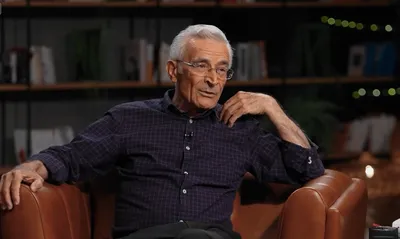 ببینید / هشدار وهاب‌زاده، استاد دانشگاه: ما کم‌کم عقل‌مان را تعطیل می‌کنیم و خودمان را می‌سپاریم به هوش مصنوعی