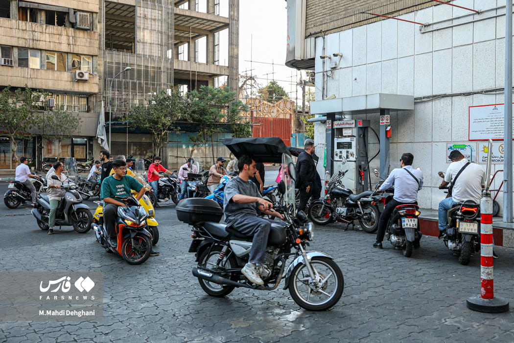 تصاویر: وضعیت پمپ‌بنزین‌ها یک روز پس از اعلام قیمت جدید