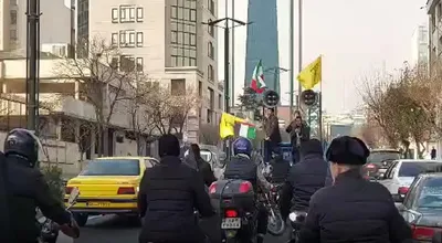 روزنامه اصولگرا: جریانی که با نامه نگاری رئیس جمهور پیشین آمریکا به رهبری و پاسخ ایشان، مواجهه منطقی تیم مذاکره کننده را برنتابیدند، اکنون با حمله‌های بی پروا به عراقچی و دولت چهاردهم، در مسیر تضعیف دستاورد‌های احتمالی این گفت‌و‌گو‌ها گام برمی دارند / ائمه جمعه در خطبه‌های خود به تقویت اعتماد عمومی و انسجام ملی اهتمام بیشتری داشته باشند