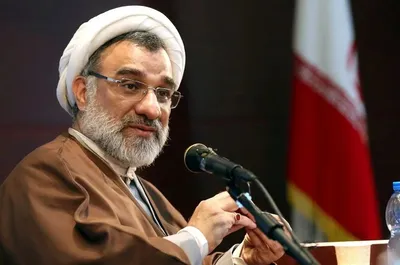 دبیر شورای عالی انقلاب فرهنگی: کسی نمی‌تواند بگوید من امام‌ جمعه، روحانی یا بزرگ محل هستم و اجازه اجرای یک برنامه را به دلیل اینکه نمی‌پسندم، نمی‌دهم/ هیچ احدالناسی فراتر از قانون نیست/ اینکه ما در هر موضوعی دچار قانون‌ستیزی شویم، بسیار خطرناک است