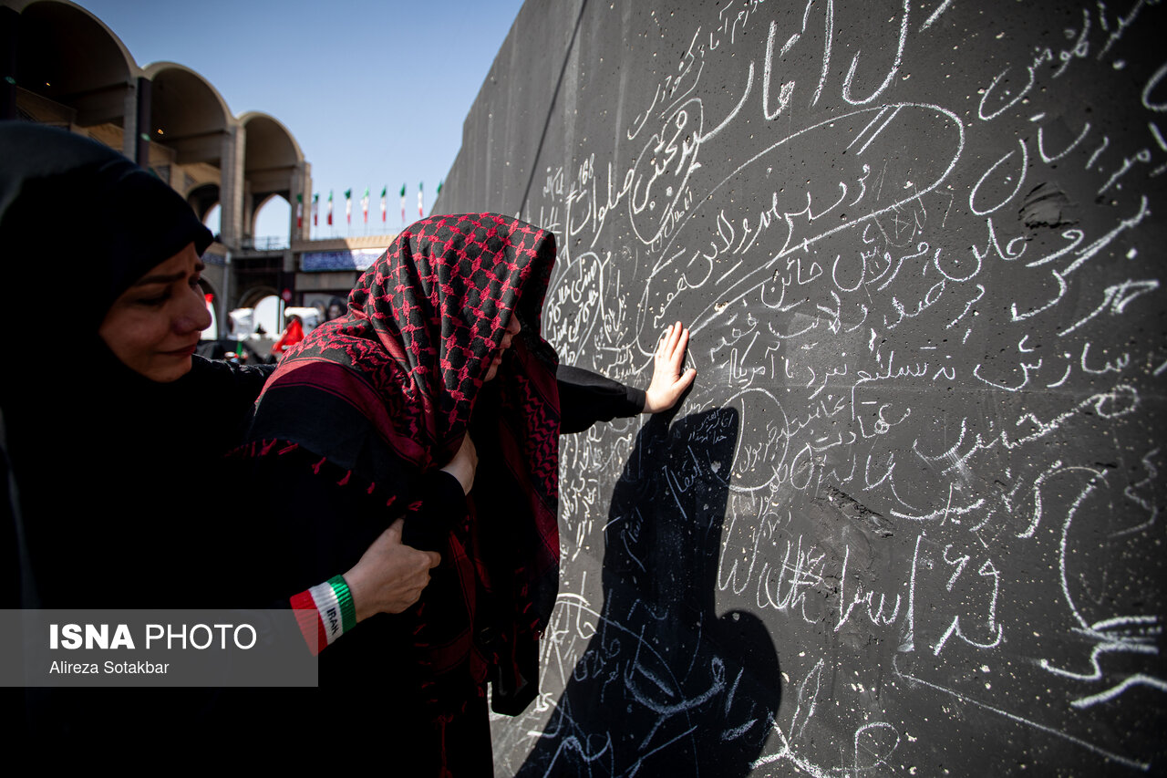تصاویر: دومین روز مراسم وداع با رهبرشهیدانقلاب