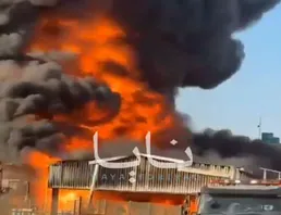 ببینید / در آتش سوختن آکادمی امنیت کویت در پی حملات موشکی و پهپادی ایران
