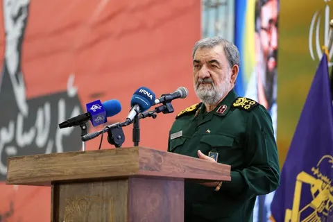 عربستان، ترکیه و پاکستان یک پیمان درست کردند، زیرا آمریکا به آن‌ها گفت «خداحافظ؛ ما داریم می‌رویم»؛ این‌ها می‌خواهند خلأ ایالات متحده در منطقه را پر کنند/ اگر ایران این خلأ را ایجاد نمی‌کرد، آمریکا کنار نمی‌رفت که دیگران جا پای آن را پر کنند و غنیمت ما را ببرند/ ایران و مصر می‌توانند در [توافق مکه] به عنوان موسس حضور داشته باشند، نه اینکه عده‌ای بگویند «شما این پیمانی که ما درست کردیم را تأیید کنید»