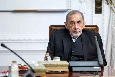 ترخیص علی‌اکبر ولایتی از بیمارستان پس از بهبودی نسبی از کرونا