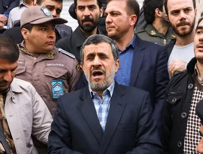 احمدی‌نژاد قصد دارد خود را منجی ایرانیان جا بزند / او می‌گوید روحانی باید استعفا دهد، اما سال ۸۸ را فراموش کرده / احمدی‌نژاد از اوباما شخصا تقاضای مذاکره کرد، اما رئیس‌جمهور آمریکا نپذیرفت