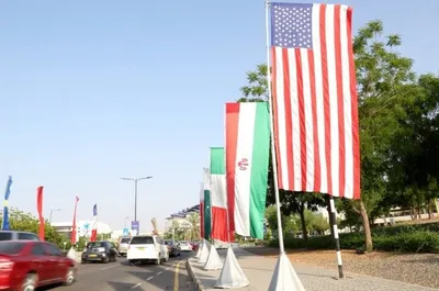 انتقاد روزنامه اصولگرا از نحوه اطلاع‌رسانی در مورد مذاکرات ایران و آمریکا: مسئولان اطلاعات درست نمی‌دهند، مردم سراغ رسانه‌های خارجی می‌روند