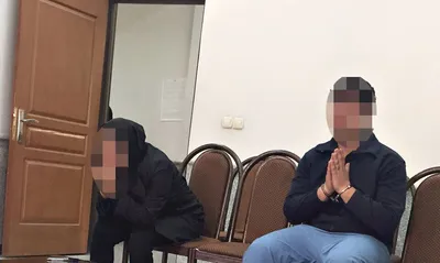 قوه قضاییه: متهم پرونده ضرب و جرح بانوی آمر به معروف در نارنجستان شیراز  از زندان عمومی به زندان نظامی منتقل شده / او  از پرسنل نیروی انتظامی است / خبر منتشر شده در مورد مسئولیت برادر متهم در دادگستری یکی از استان‌ها، کذب است /  در این پرونده ابتدا سه نفر شامل یک مرد و دو زن بازداشت شدبودند؛ دو نفر خانم متهم که همگی قرابت خانوادگی با یکدیگر دارند به صورت موقت آزاد شده‌اند