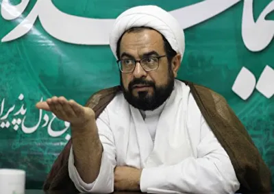 فرماندار شادگان درباره تیراندازی به منزل نماینده مجلس: سه تیر به پنجره دو واحد منزل در طبقه دوم حسینیه اصابت کرده / نمی‌توانیم بگوییم تیراندازی هدفمند بوده / احتمال دارد این حادثه به دلیل رسم غلط تیراندازی در مراسم استقبال از حاجی رخ داده باشد / احتمال امنیتی بودن حادثه بسیار کم است